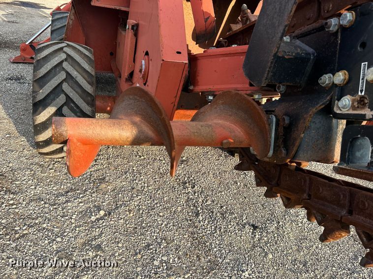 image for item EG0885 1997 Ditch Witch 7610 trencher