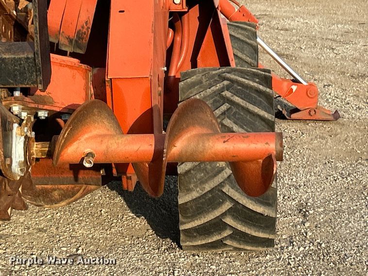 image for item EG0885 1997 Ditch Witch 7610 trencher