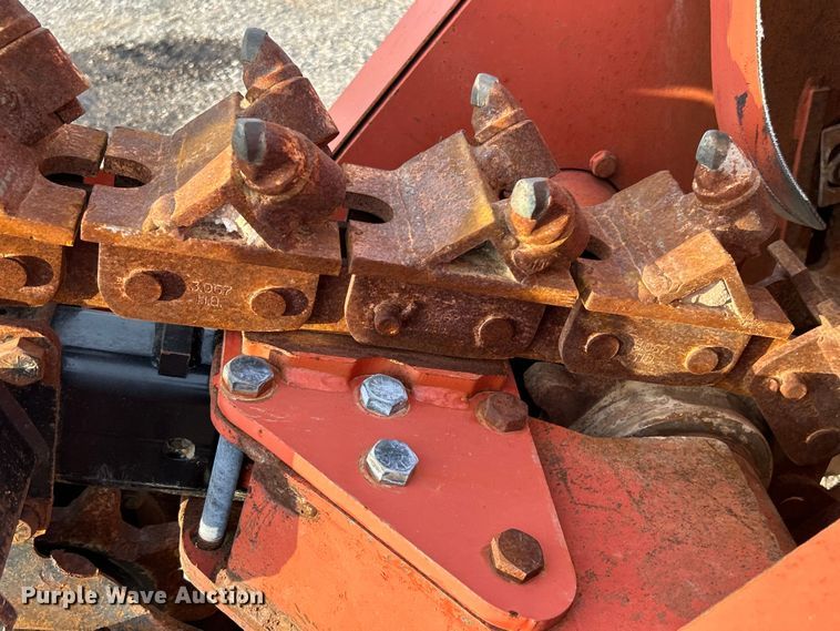 image for item EG0885 1997 Ditch Witch 7610 trencher