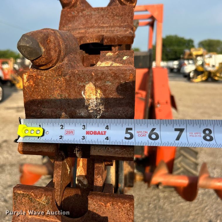 image for item EG0885 1997 Ditch Witch 7610 trencher