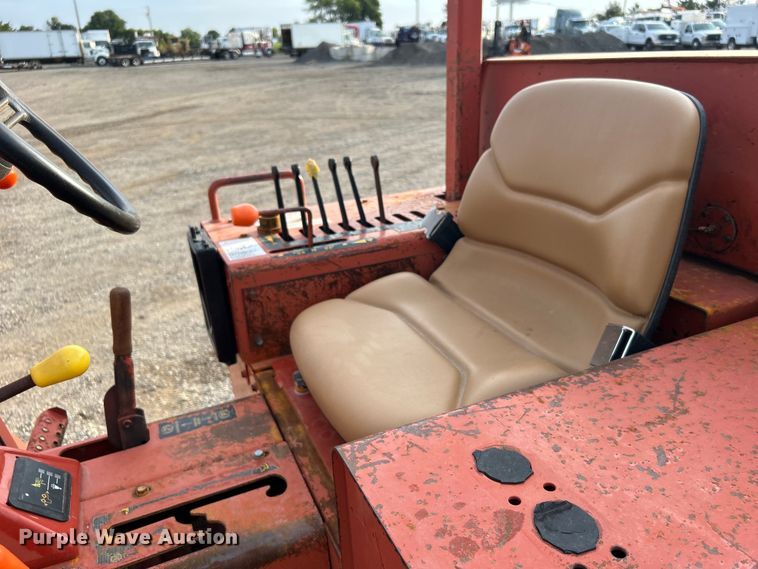 image for item EG0885 1997 Ditch Witch 7610 trencher