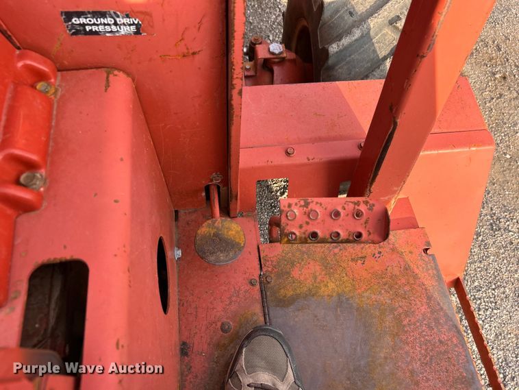 image for item EG0885 1997 Ditch Witch 7610 trencher