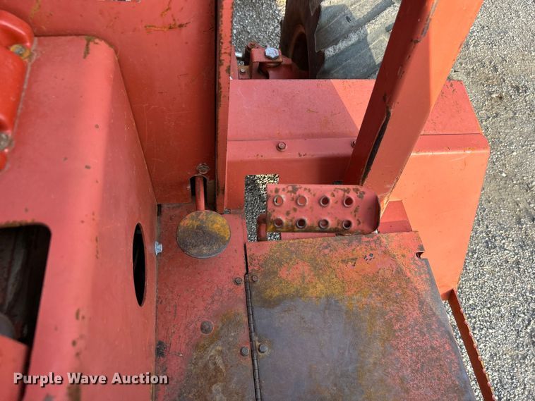 image for item EG0885 1997 Ditch Witch 7610 trencher