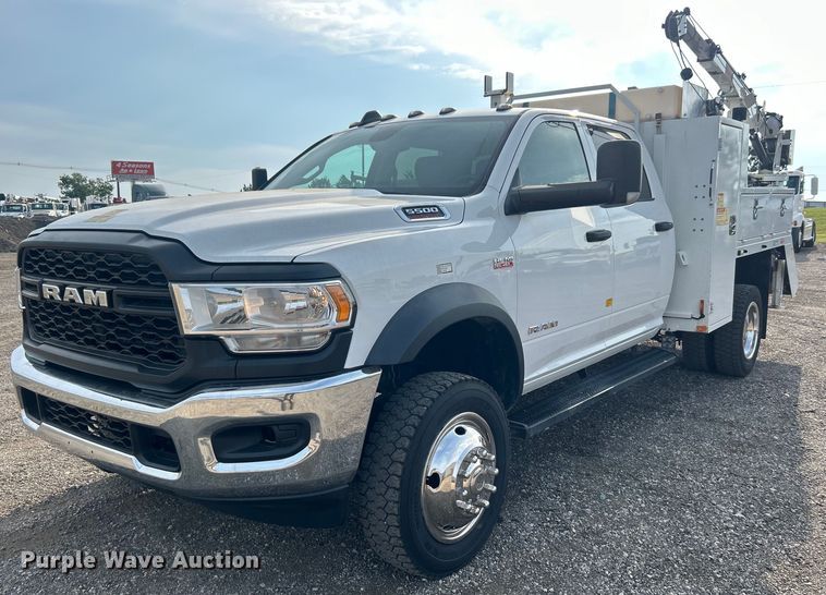 image for item EG0886 2019 Dodge  Ram 5500HD Crew Cab utility / service truck