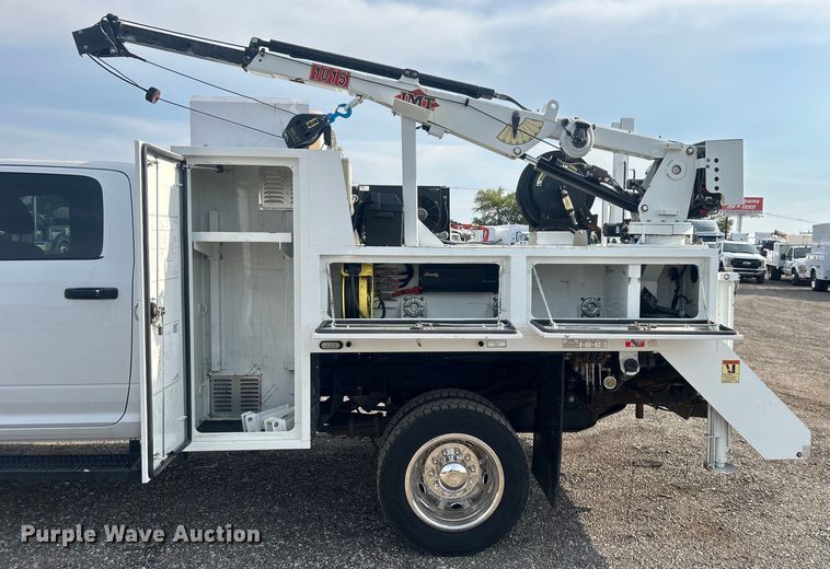 image for item EG0886 2019 Dodge  Ram 5500HD Crew Cab utility / service truck