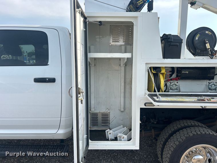 image for item EG0886 2019 Dodge  Ram 5500HD Crew Cab utility / service truck