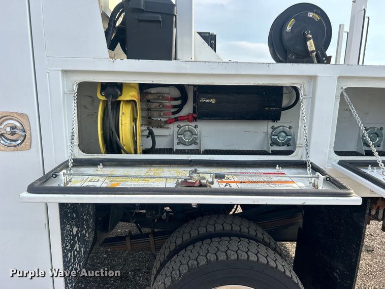 image for item EG0886 2019 Dodge  Ram 5500HD Crew Cab utility / service truck