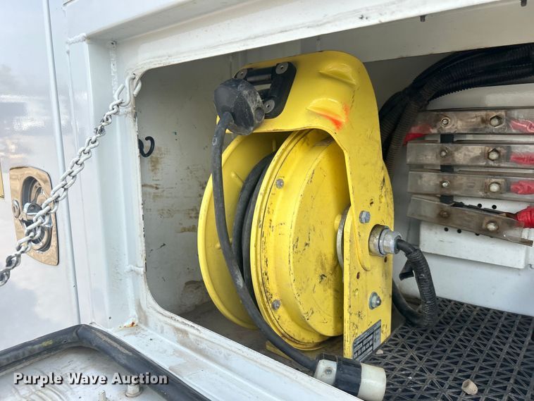 image for item EG0886 2019 Dodge  Ram 5500HD Crew Cab utility / service truck