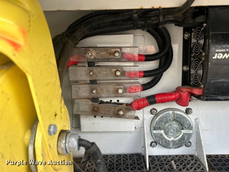 image for item EG0886 2019 Dodge  Ram 5500HD Crew Cab utility / service truck