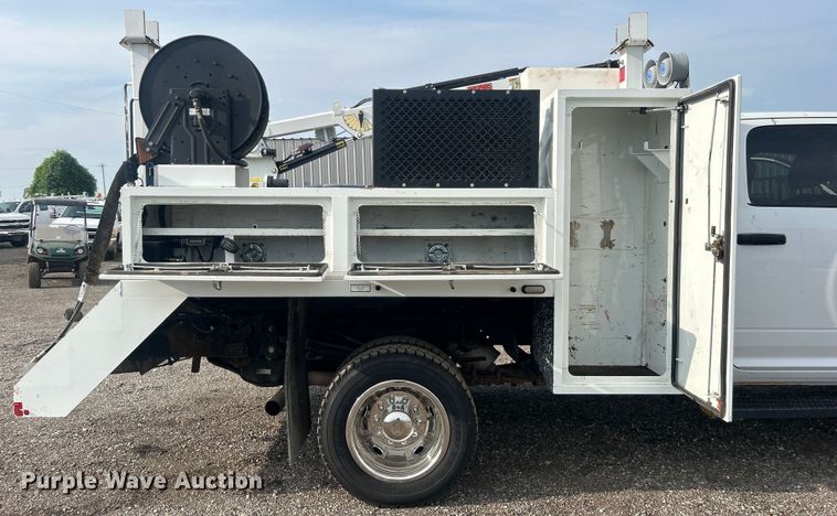 image for item EG0886 2019 Dodge  Ram 5500HD Crew Cab utility / service truck