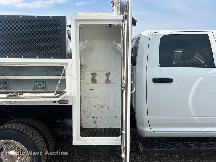 image for item EG0886 2019 Dodge  Ram 5500HD Crew Cab utility / service truck