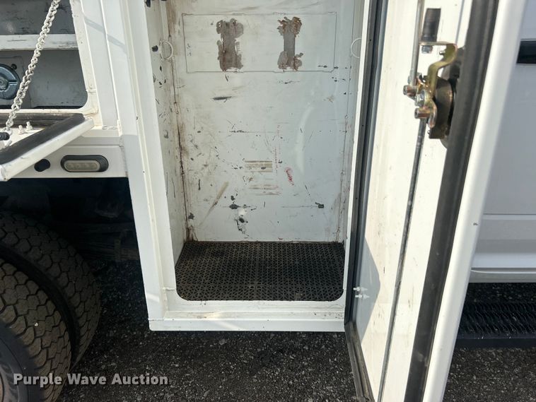 image for item EG0886 2019 Dodge  Ram 5500HD Crew Cab utility / service truck