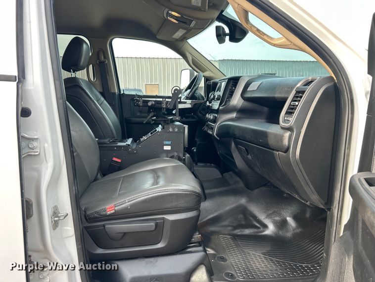 image for item EG0886 2019 Dodge  Ram 5500HD Crew Cab utility / service truck