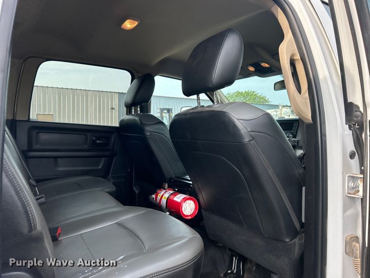 image for item EG0886 2019 Dodge  Ram 5500HD Crew Cab utility / service truck