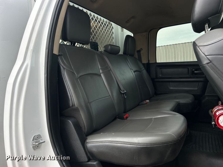 image for item EG0886 2019 Dodge  Ram 5500HD Crew Cab utility / service truck