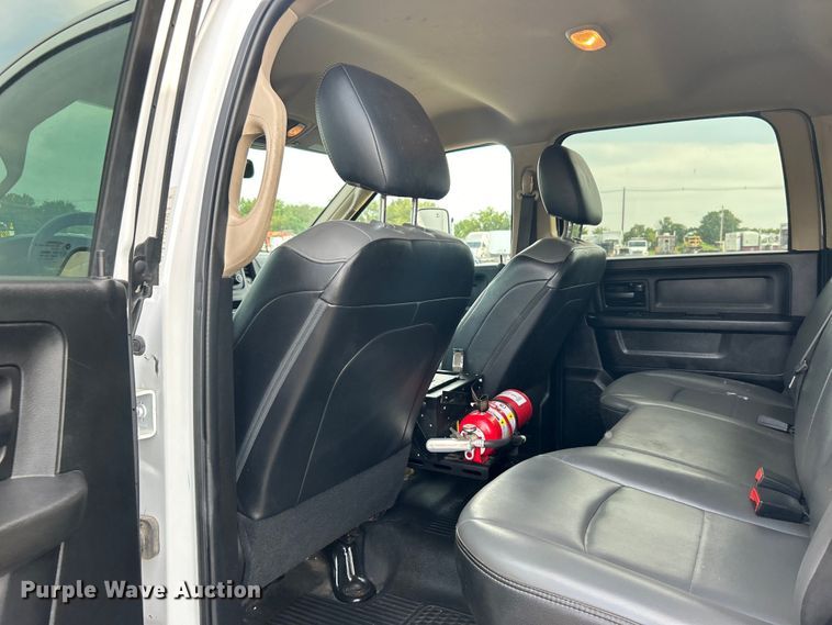 image for item EG0886 2019 Dodge  Ram 5500HD Crew Cab utility / service truck