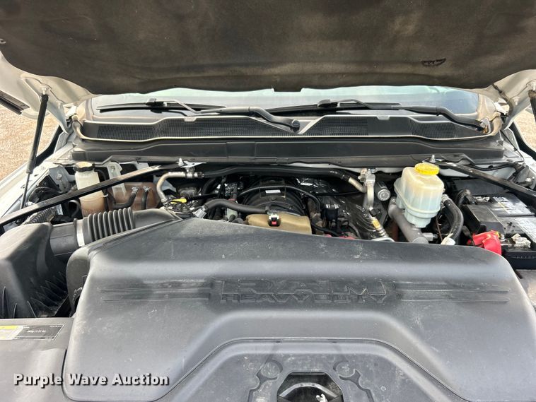 image for item EG0886 2019 Dodge  Ram 5500HD Crew Cab utility / service truck