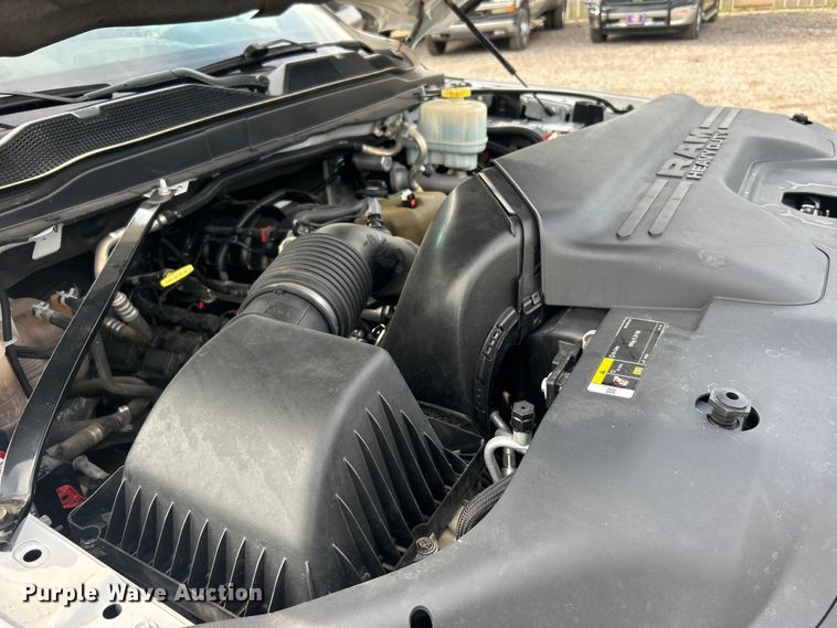 image for item EG0886 2019 Dodge  Ram 5500HD Crew Cab utility / service truck