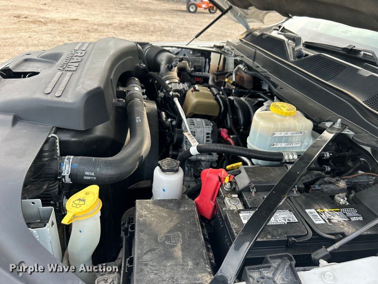 image for item EG0886 2019 Dodge  Ram 5500HD Crew Cab utility / service truck