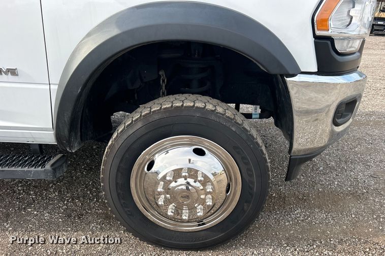 image for item EG0886 2019 Dodge  Ram 5500HD Crew Cab utility / service truck