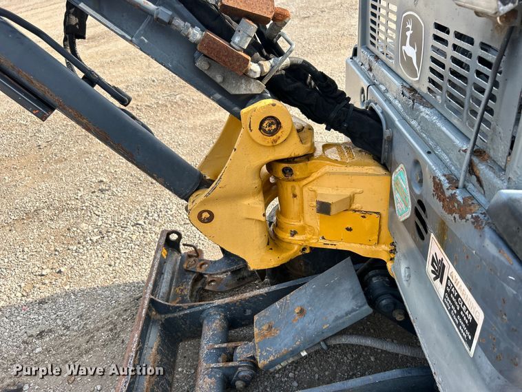 image for item EG0888 2010 John Deere 17D mini excavator