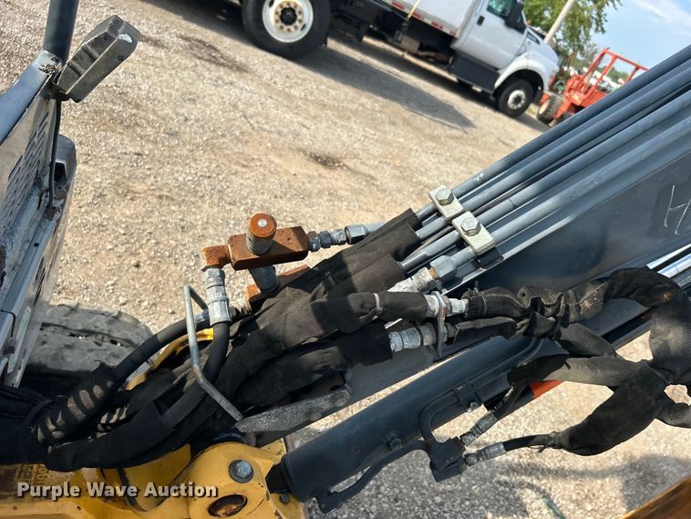 image for item EG0888 2010 John Deere 17D mini excavator