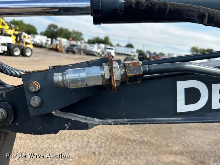 image for item EG0888 2010 John Deere 17D mini excavator