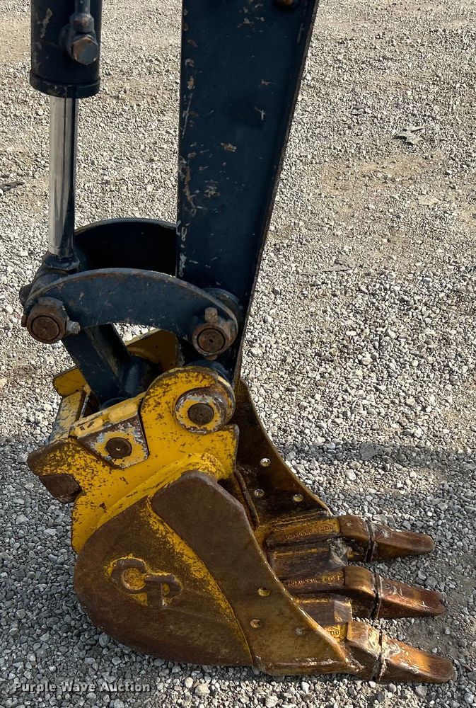 image for item EG0888 2010 John Deere 17D mini excavator