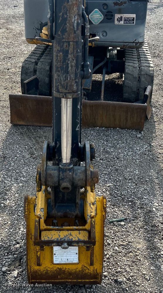 image for item EG0888 2010 John Deere 17D mini excavator