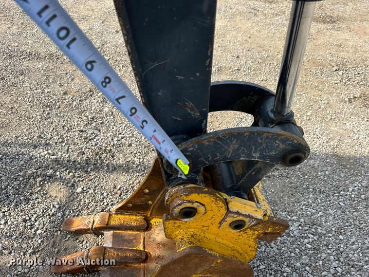 image for item EG0888 2010 John Deere 17D mini excavator