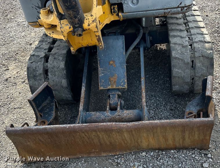 image for item EG0888 2010 John Deere 17D mini excavator
