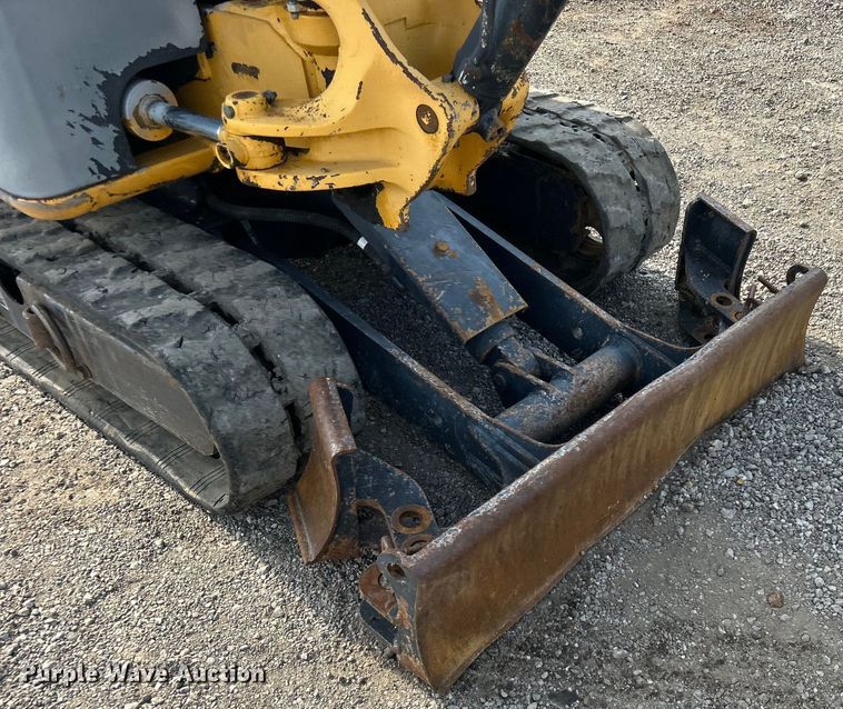 image for item EG0888 2010 John Deere 17D mini excavator