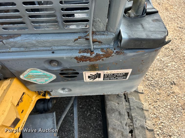 image for item EG0888 2010 John Deere 17D mini excavator