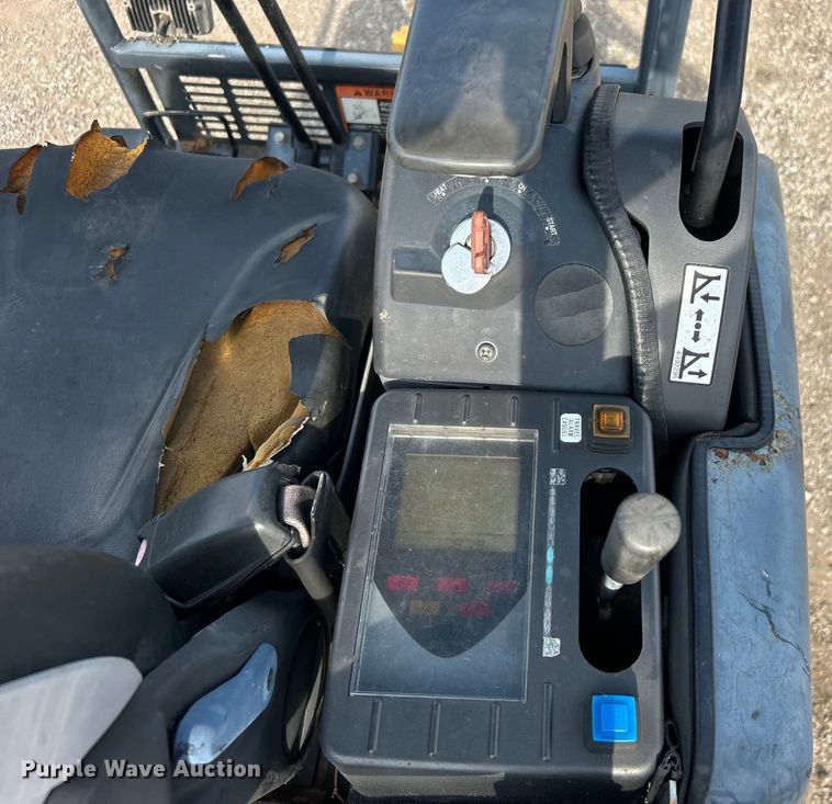 image for item EG0888 2010 John Deere 17D mini excavator