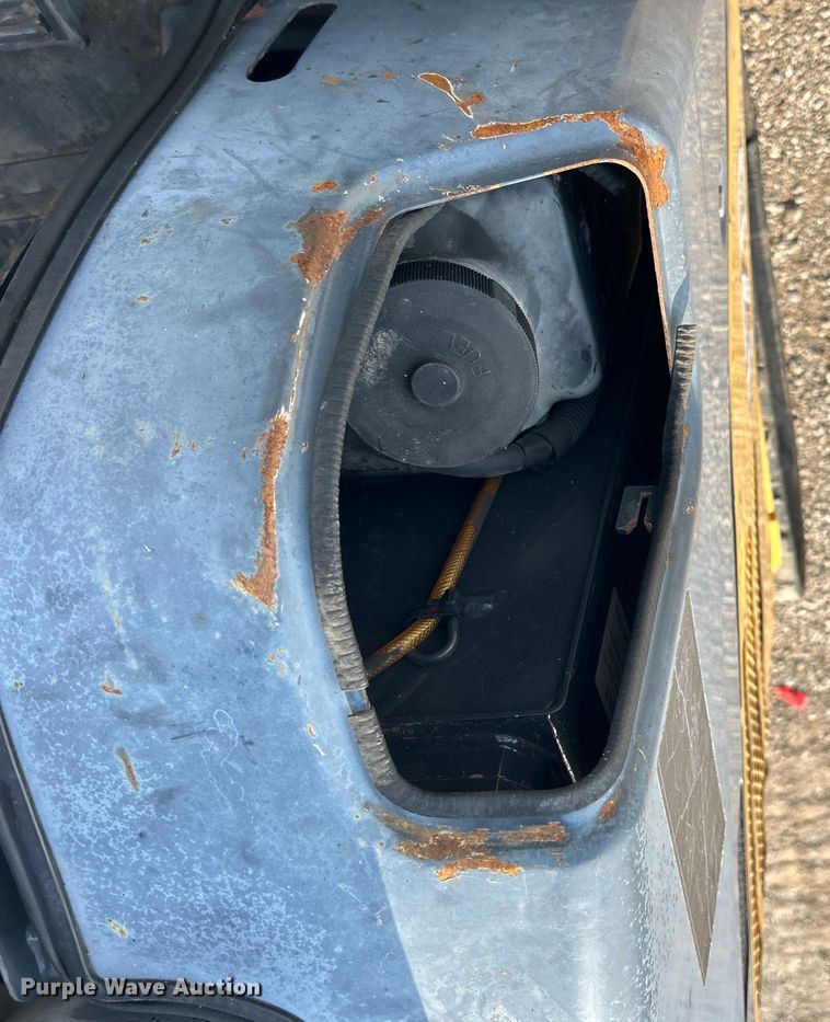 image for item EG0888 2010 John Deere 17D mini excavator