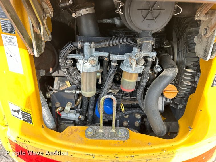 image for item EG0888 2010 John Deere 17D mini excavator