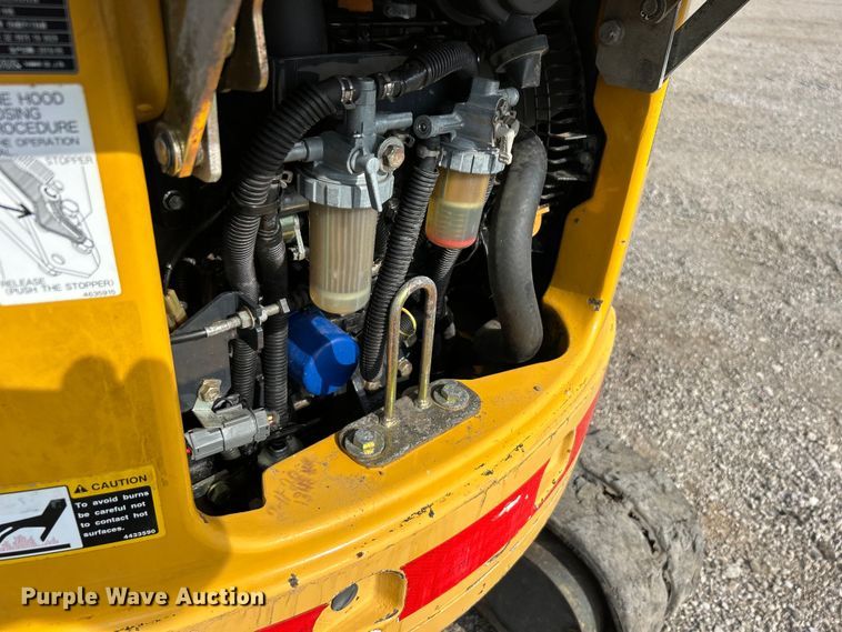 image for item EG0888 2010 John Deere 17D mini excavator