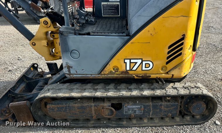 image for item EG0888 2010 John Deere 17D mini excavator