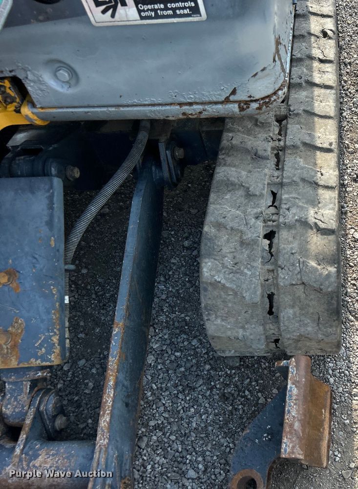 image for item EG0888 2010 John Deere 17D mini excavator