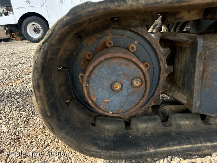 image for item EG0888 2010 John Deere 17D mini excavator