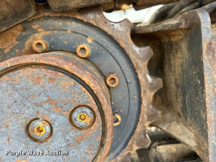 image for item EG0888 2010 John Deere 17D mini excavator