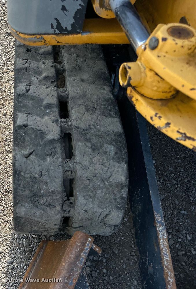 image for item EG0888 2010 John Deere 17D mini excavator