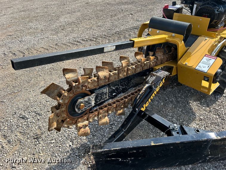image for item EG0889 2017 Vermeer RTX130 trencher
