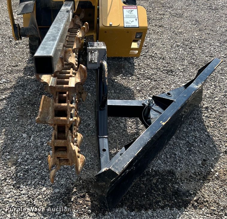 image for item EG0889 2017 Vermeer RTX130 trencher