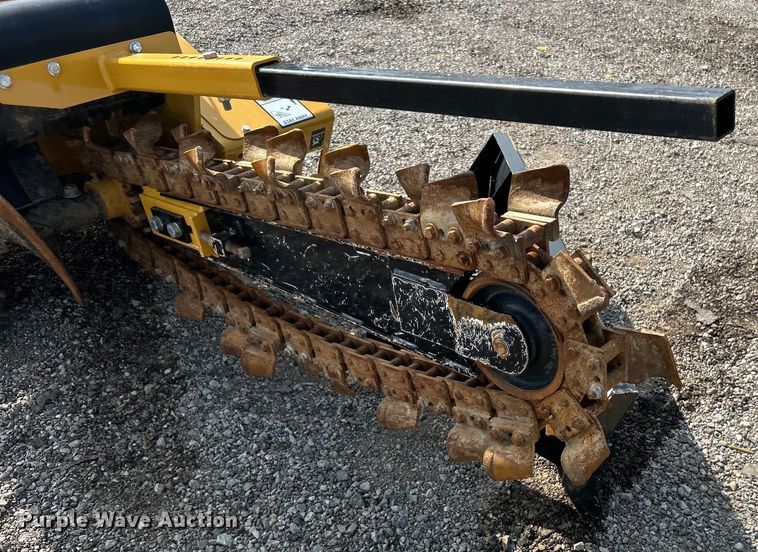 image for item EG0889 2017 Vermeer RTX130 trencher