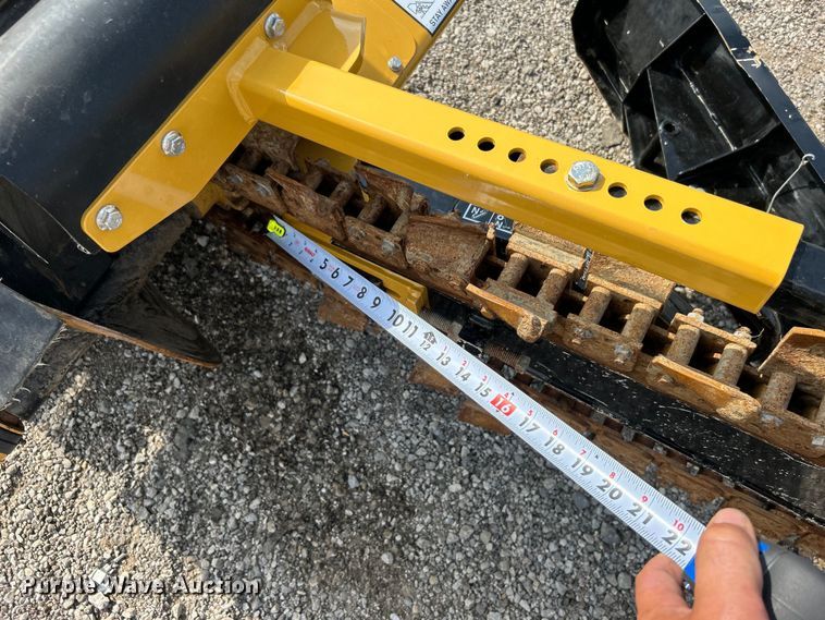 image for item EG0889 2017 Vermeer RTX130 trencher