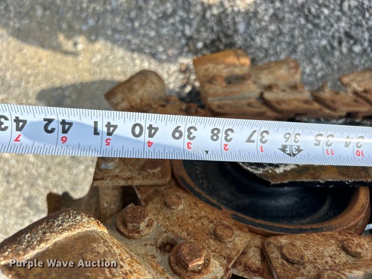 image for item EG0889 2017 Vermeer RTX130 trencher