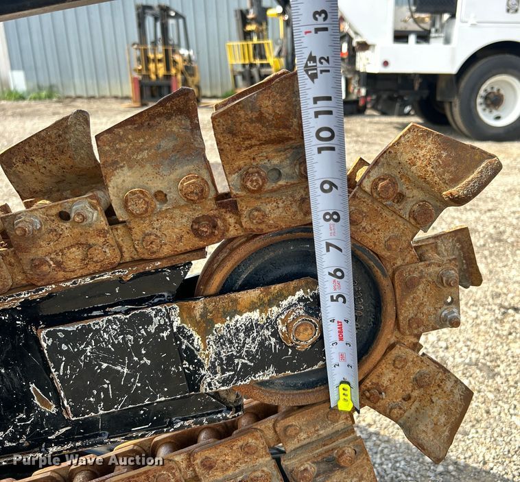 image for item EG0889 2017 Vermeer RTX130 trencher