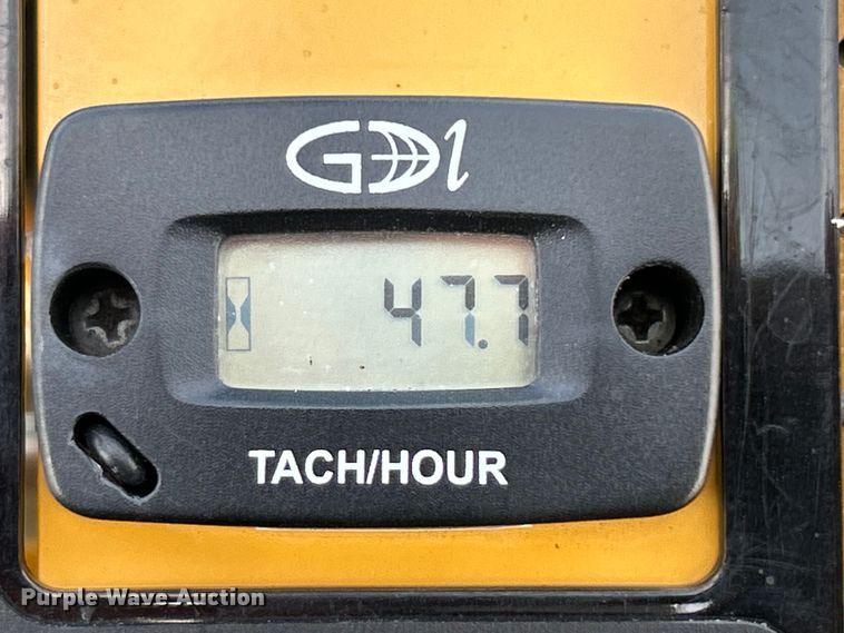 image for item EG0889 2017 Vermeer RTX130 trencher