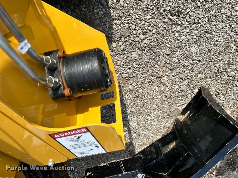 image for item EG0889 2017 Vermeer RTX130 trencher